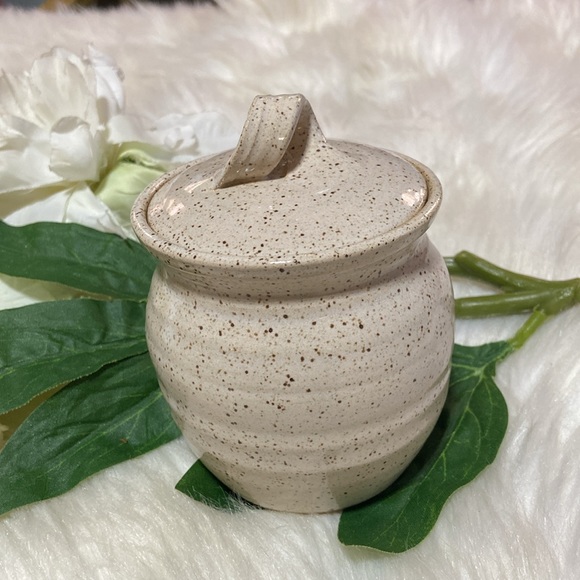 Hand Made Pottery with Lid Sign Unique - Picture 14 of 17